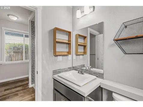 1508 E 1st Newberg OR 97132