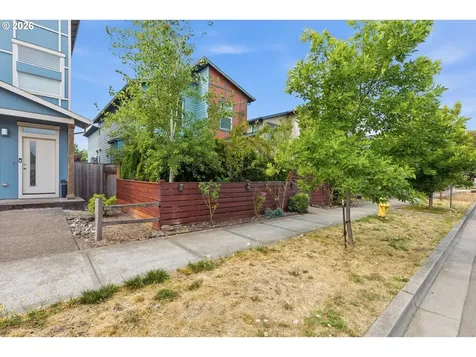 1508 E 1st Newberg OR 97132