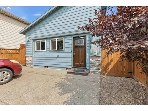 1508 E 1st Newberg OR 97132