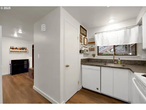 143 Treehill Loop Eugene OR 97405