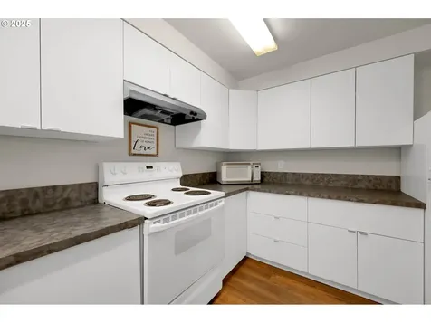 143 Treehill Loop Eugene OR 97405