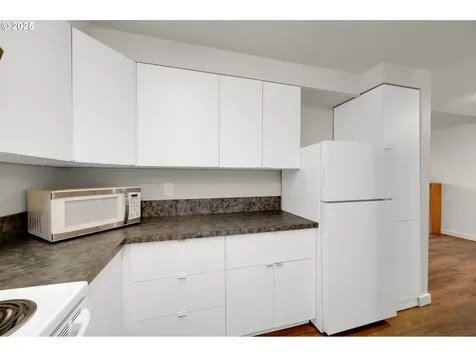 143 Treehill Loop Eugene OR 97405