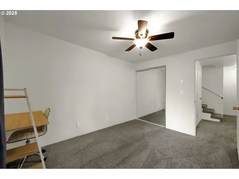 143 Treehill Loop Eugene OR 97405