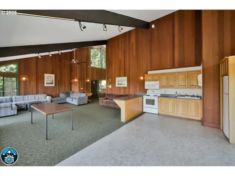 143 Treehill Loop Eugene OR 97405