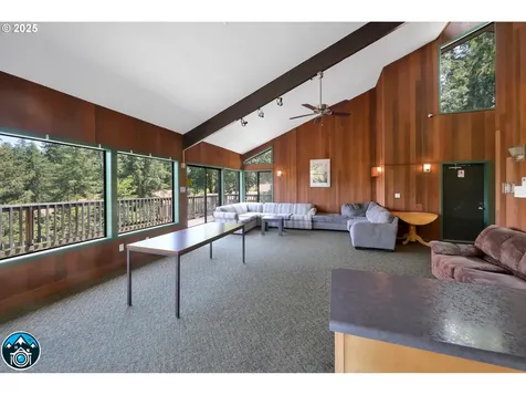 143 Treehill Loop Eugene OR 97405