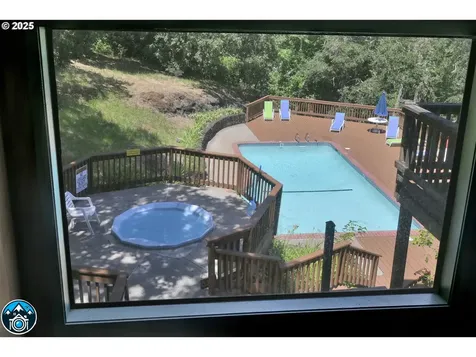 143 Treehill Loop Eugene OR 97405