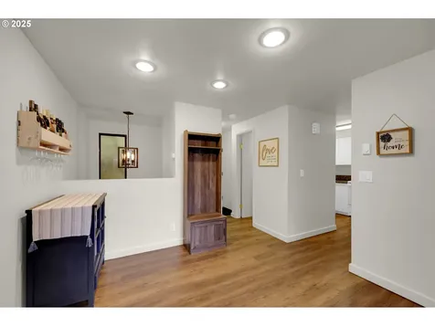 143 Treehill Loop Eugene OR 97405