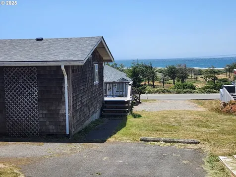 94036 Doyle Point Road Gold Beach OR 97444