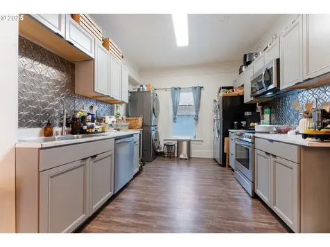 5531 S Kelly Avenue Portland OR 97239