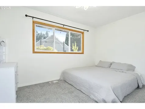 617 NE 192nd Avenue Portland OR 97230