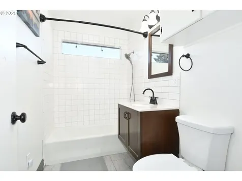 617 NE 192nd Avenue Portland OR 97230