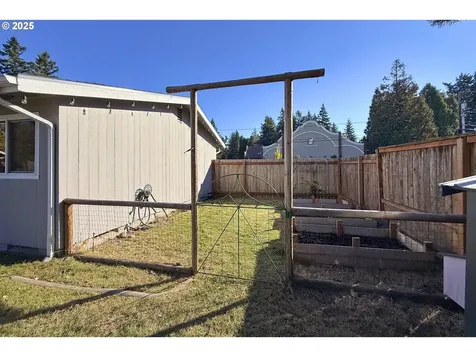 617 NE 192nd Avenue Portland OR 97230