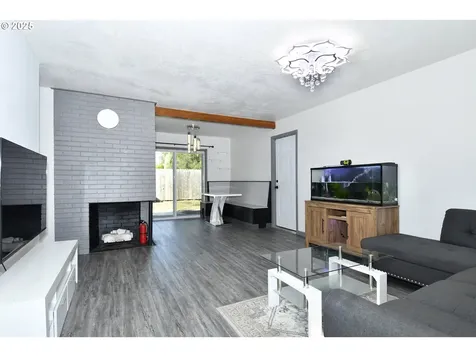 617 NE 192nd Avenue Portland OR 97230