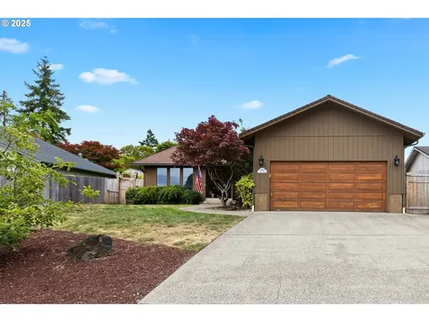 2445 Loma Vista Drive Roseburg OR 97471