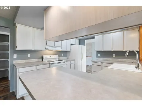 2445 Loma Vista Drive Roseburg OR 97471