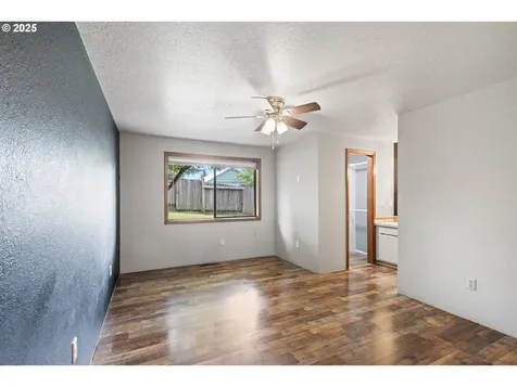 2445 Loma Vista Drive Roseburg OR 97471