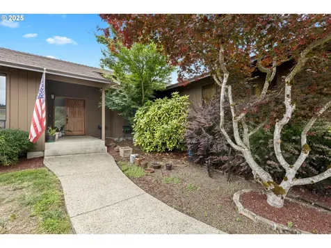 2445 Loma Vista Drive Roseburg OR 97471