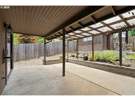2445 Loma Vista Drive Roseburg OR 97471
