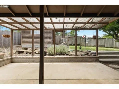 2445 Loma Vista Drive Roseburg OR 97471