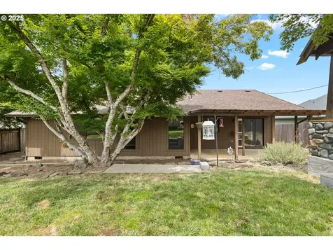 2445 Loma Vista Drive Roseburg OR 97471