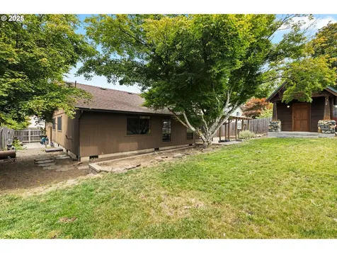 2445 Loma Vista Drive Roseburg OR 97471