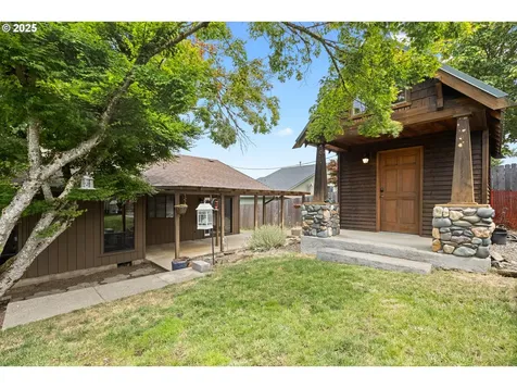 2445 Loma Vista Drive Roseburg OR 97471