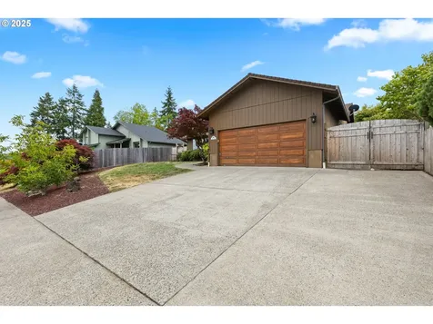 2445 Loma Vista Drive Roseburg OR 97471