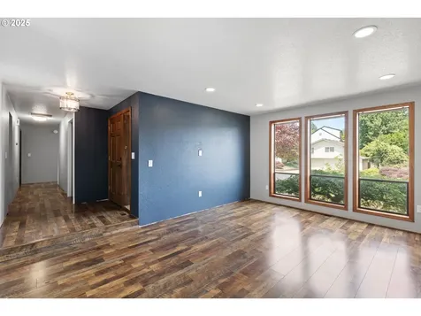 2445 Loma Vista Drive Roseburg OR 97471
