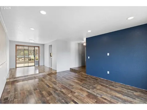 2445 Loma Vista Drive Roseburg OR 97471