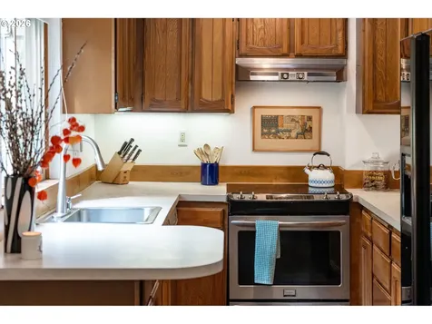 7133 SW 7th Avenue Portland OR 97219