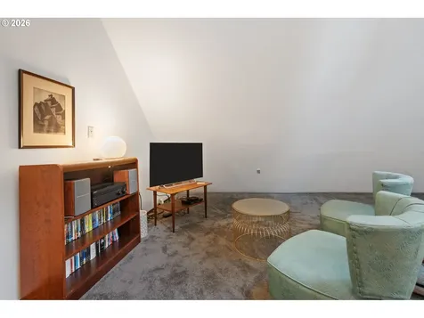 7133 SW 7th Avenue Portland OR 97219
