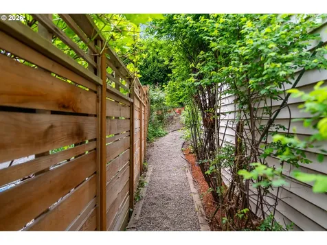 7133 SW 7th Avenue Portland OR 97219