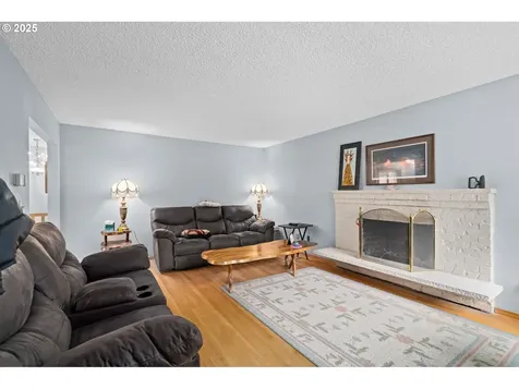 5944 SW Wilbard Street Portland OR 97219