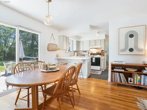 624 SE 131st Place Portland OR 97233