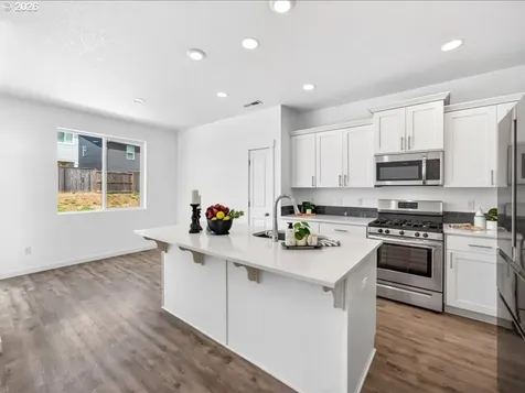 2452 S Linden Street Cornelius OR 97113