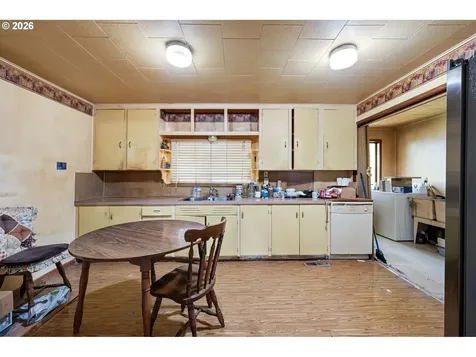 1183 4th Avenue Sweet Home OR 97386