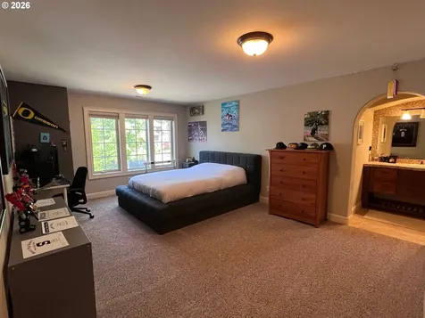 8746 NW Ryan Street Portland OR 97229