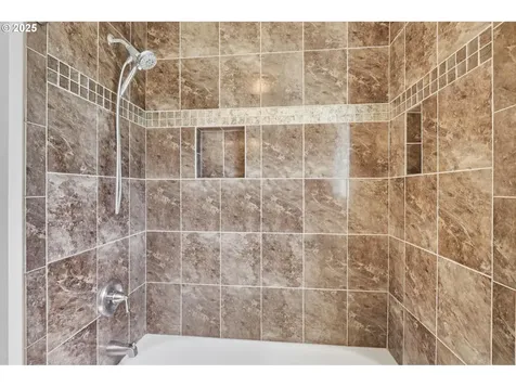10305 Street Helens Avenue Vancouver WA 98664