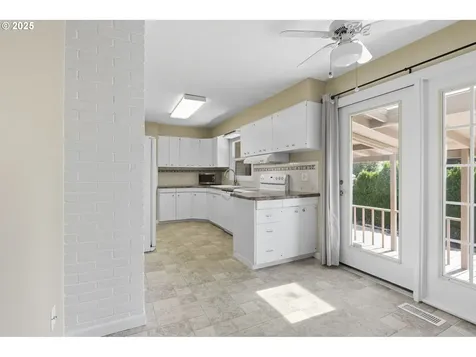 10305 Street Helens Avenue Vancouver WA 98664