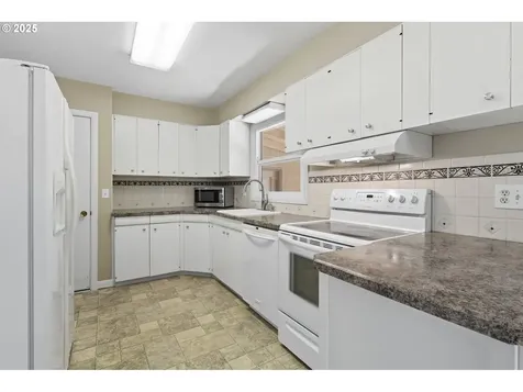 10305 Street Helens Avenue Vancouver WA 98664