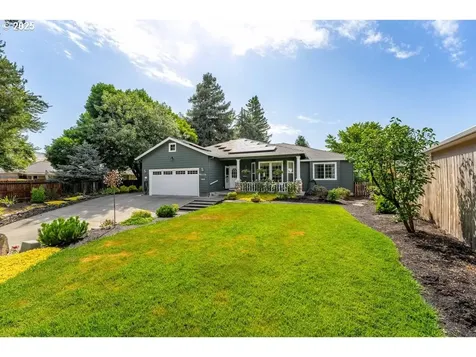 2556 Waters Edge Way Medford OR 97504