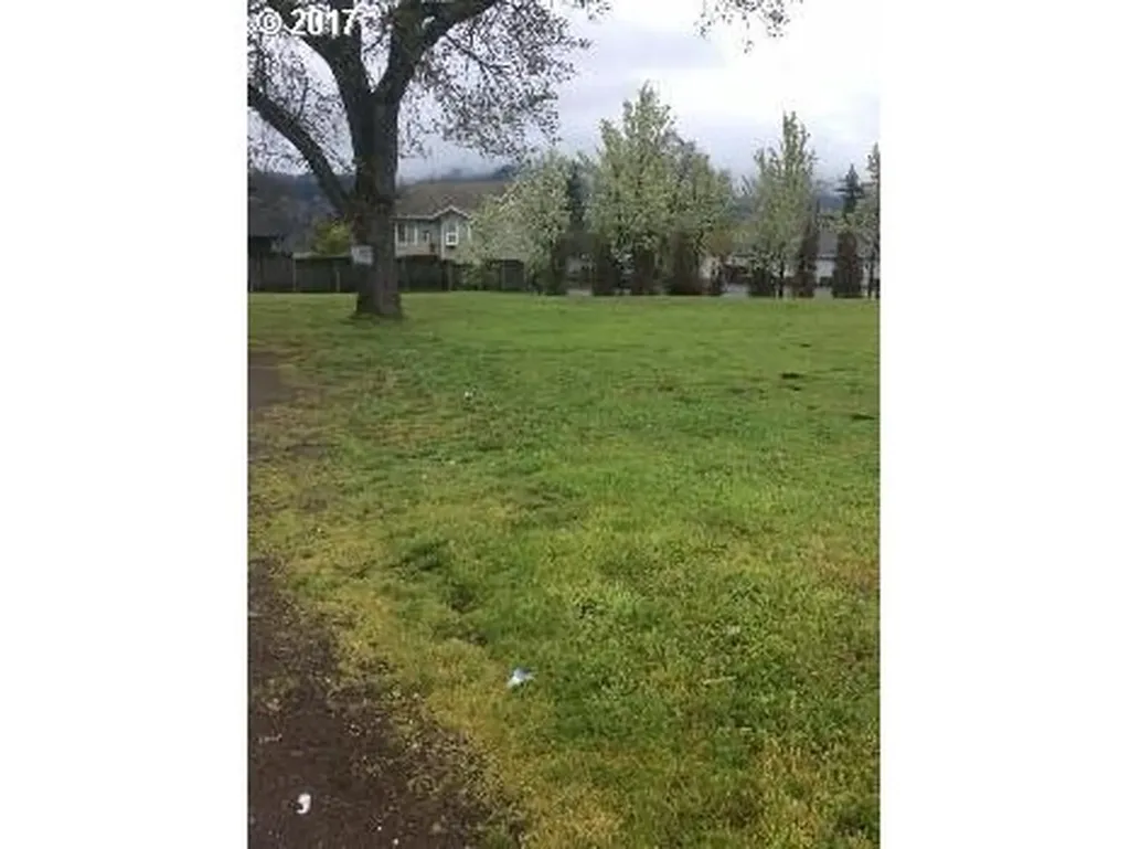 1546 Cascade Avenue Hood River OR 97031
