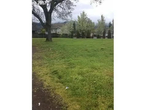 1546 Cascade Avenue Hood River OR 97031