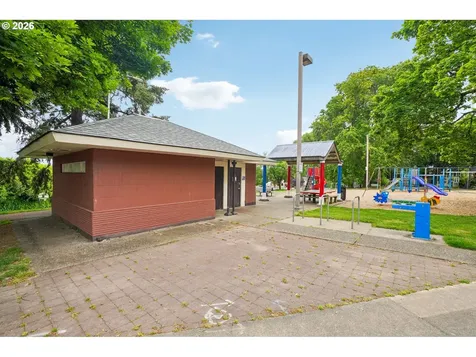821 SE Bush Street Portland OR 97202