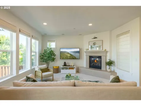 8482 SW Hayden Drive Beaverton OR 97007