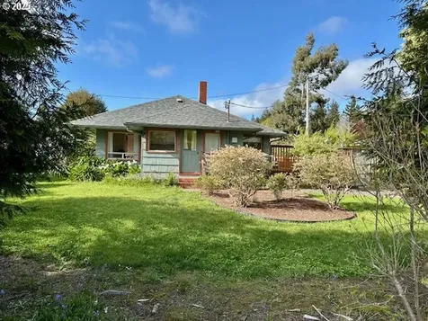 3275 Chester Street North Bend OR 97459