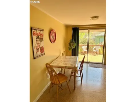 3275 Chester Street North Bend OR 97459
