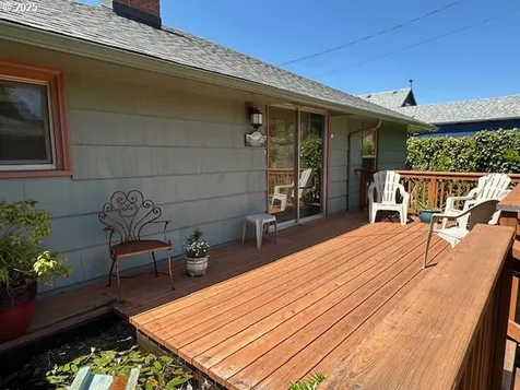 3275 Chester Street North Bend OR 97459
