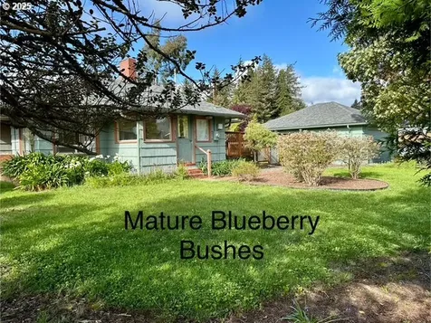 3275 Chester Street North Bend OR 97459