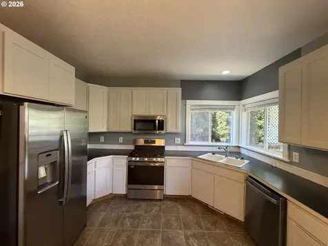 3408 Ambleside Drive Springfield OR 97477